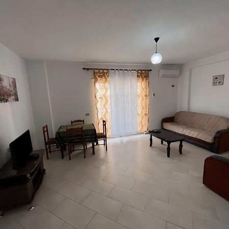 Gerald'S Central Apartments Avlonya Dış mekan fotoğraf
