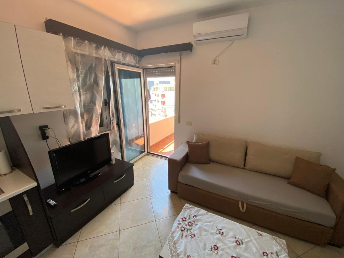 Gerald'S Central Apartments Avlonya Dış mekan fotoğraf