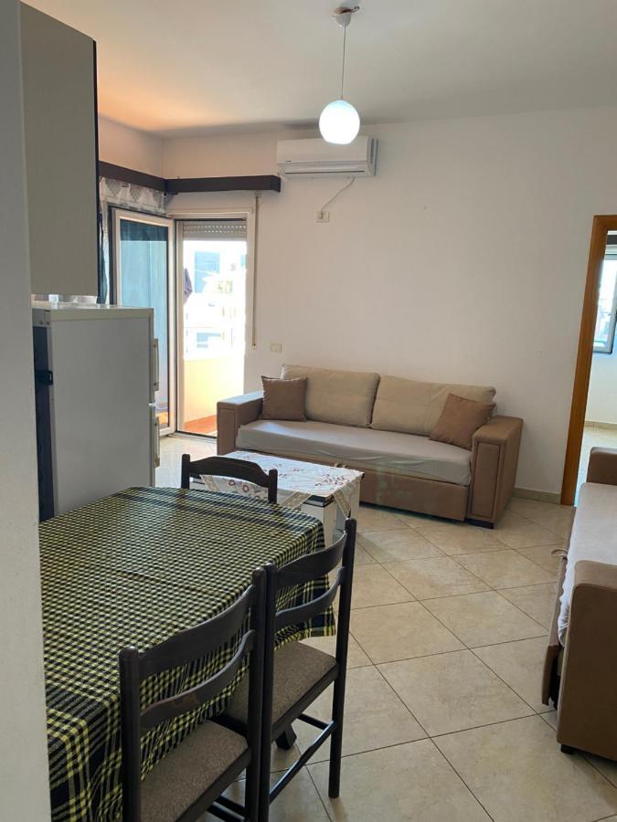 Gerald'S Central Apartments Avlonya Dış mekan fotoğraf