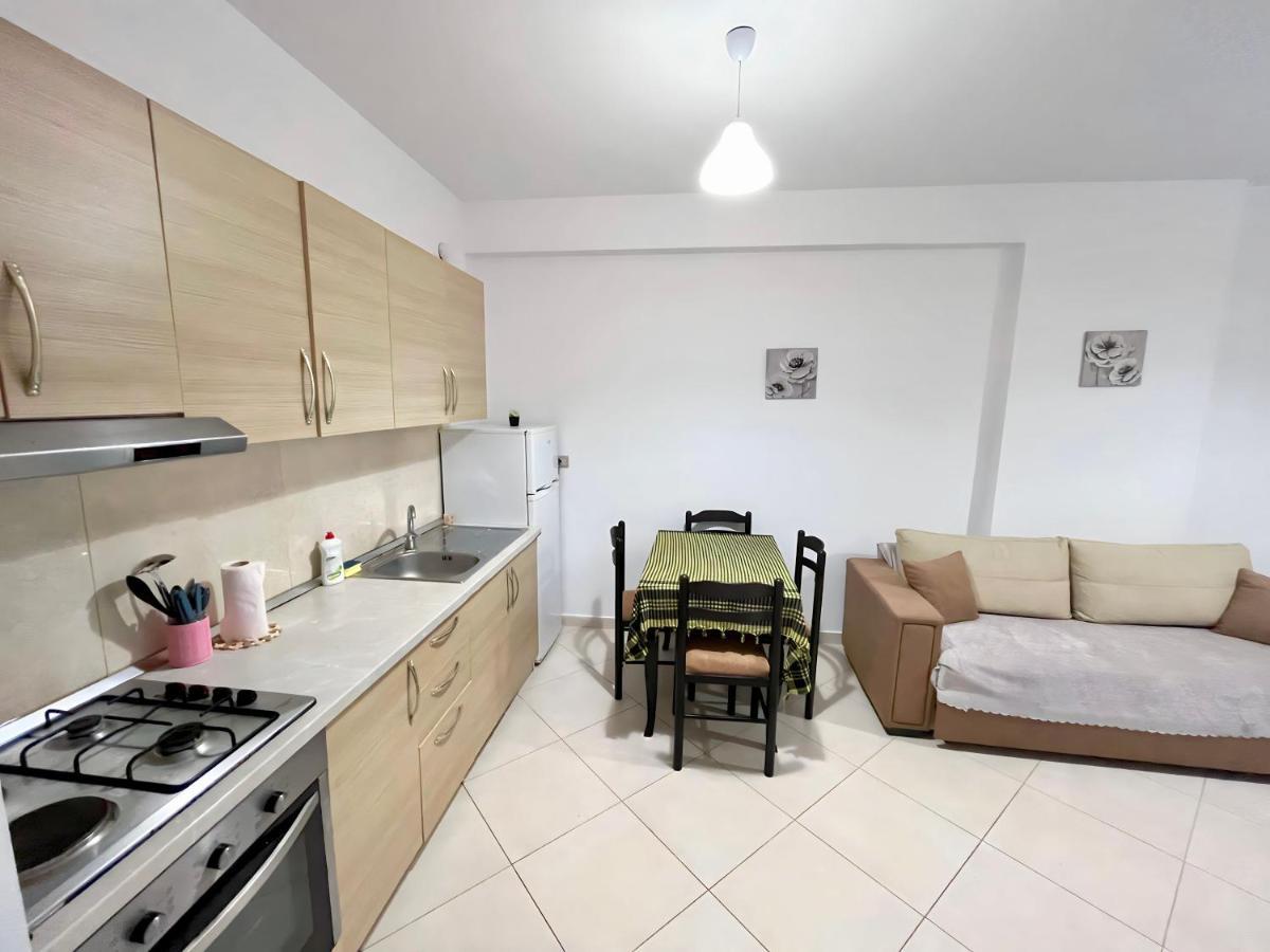 Gerald'S Central Apartments Avlonya Dış mekan fotoğraf