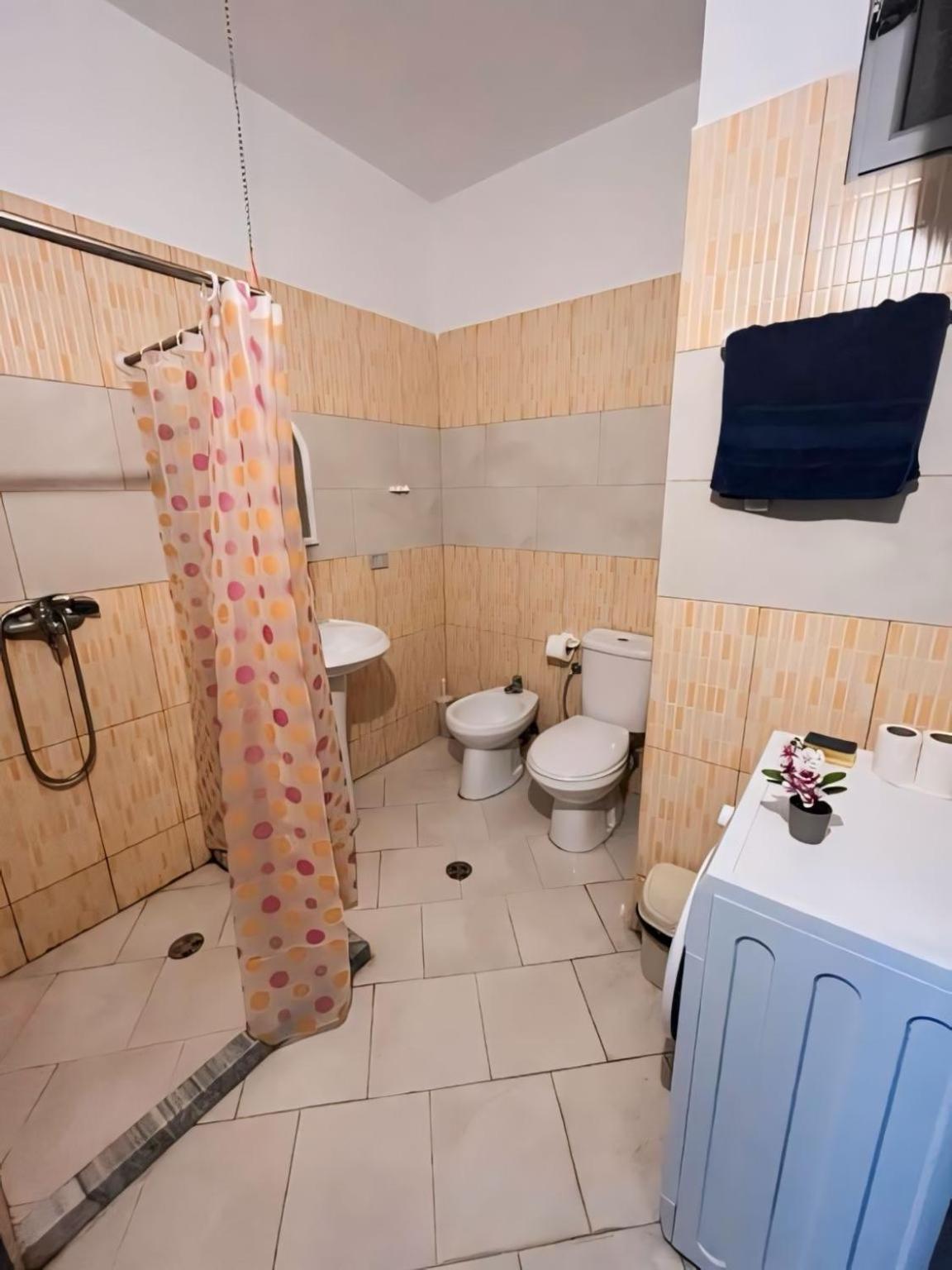 Gerald'S Central Apartments Avlonya Dış mekan fotoğraf
