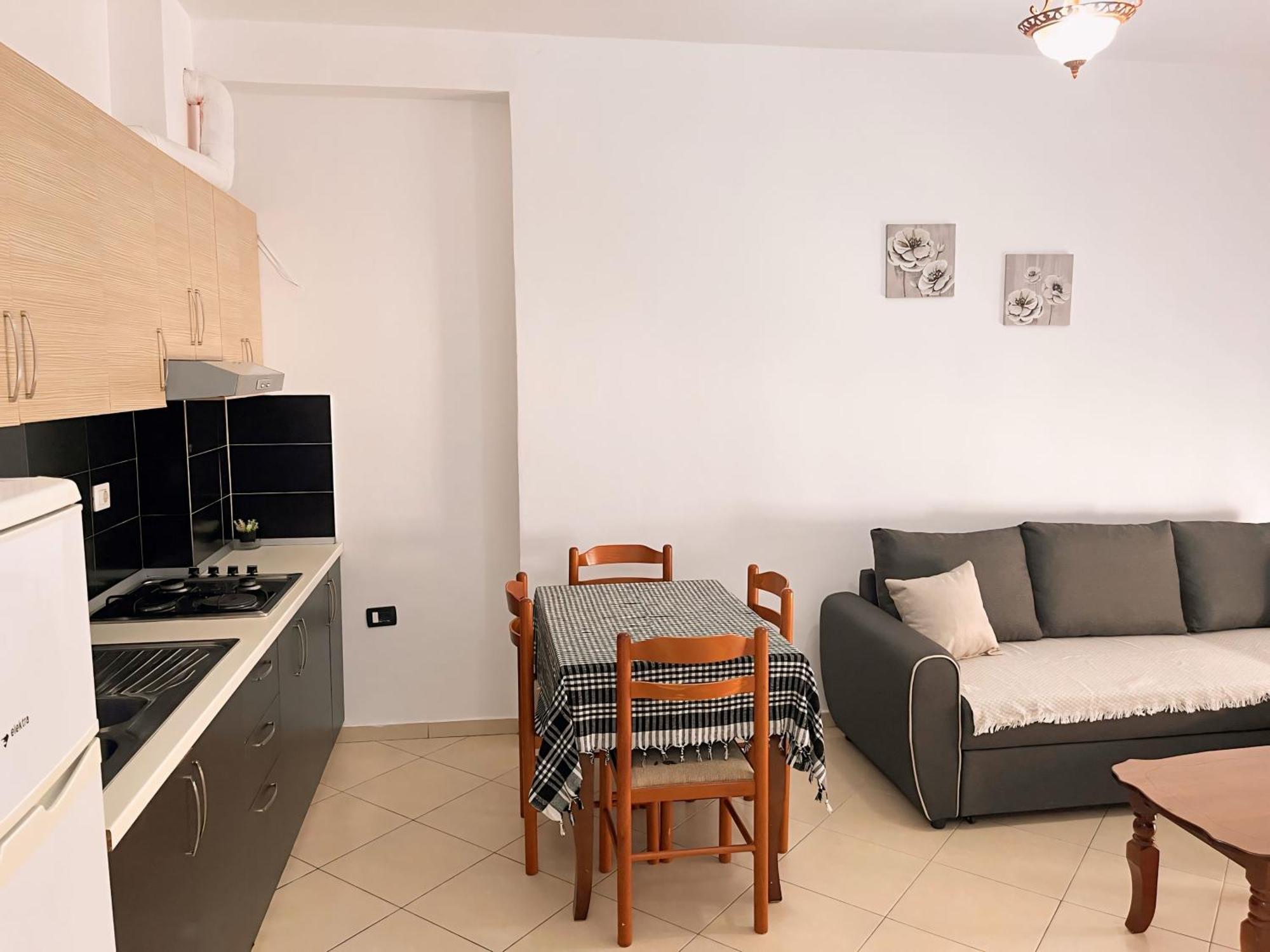 Gerald'S Central Apartments Avlonya Dış mekan fotoğraf