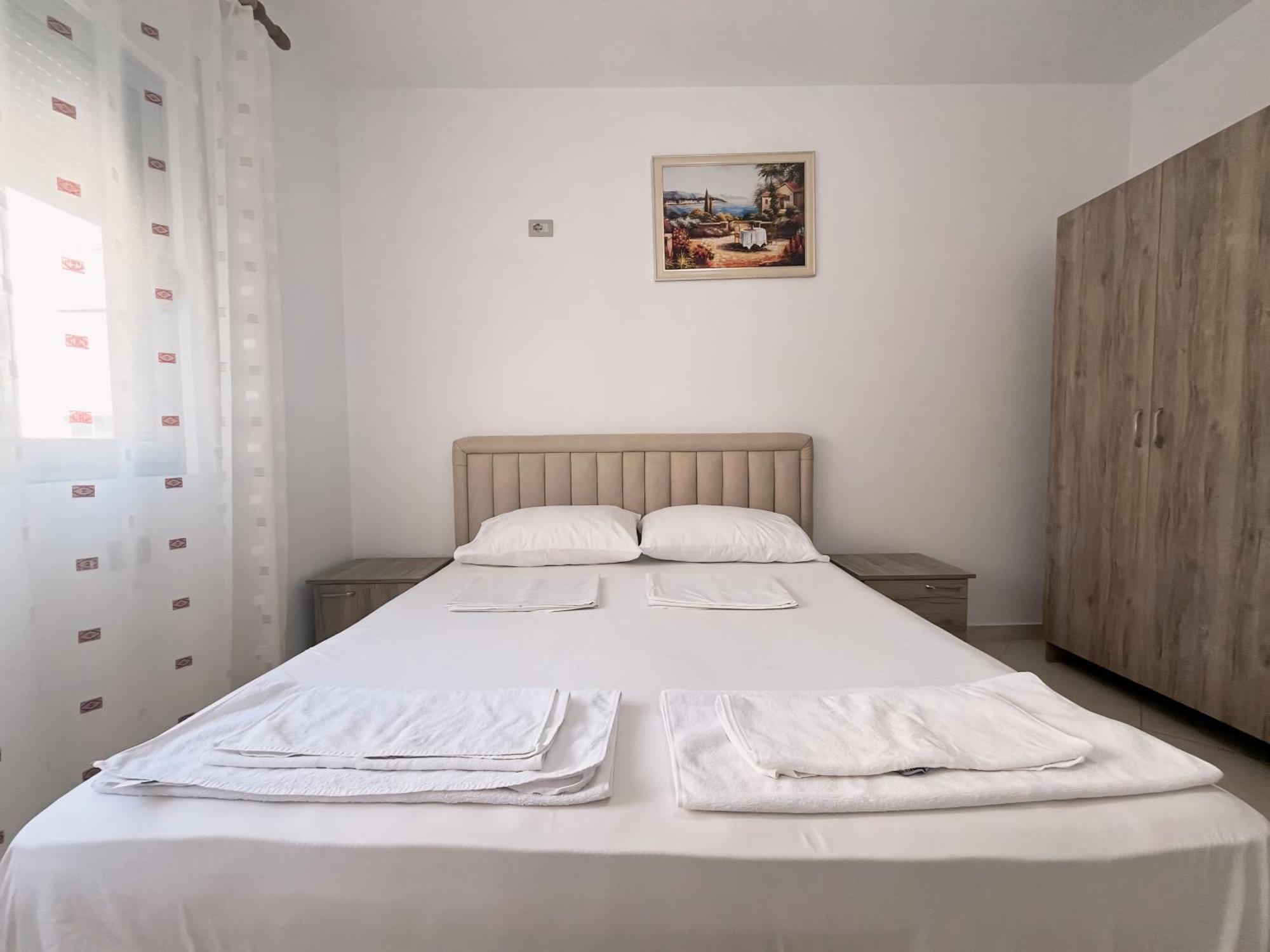 Gerald'S Central Apartments Avlonya Dış mekan fotoğraf
