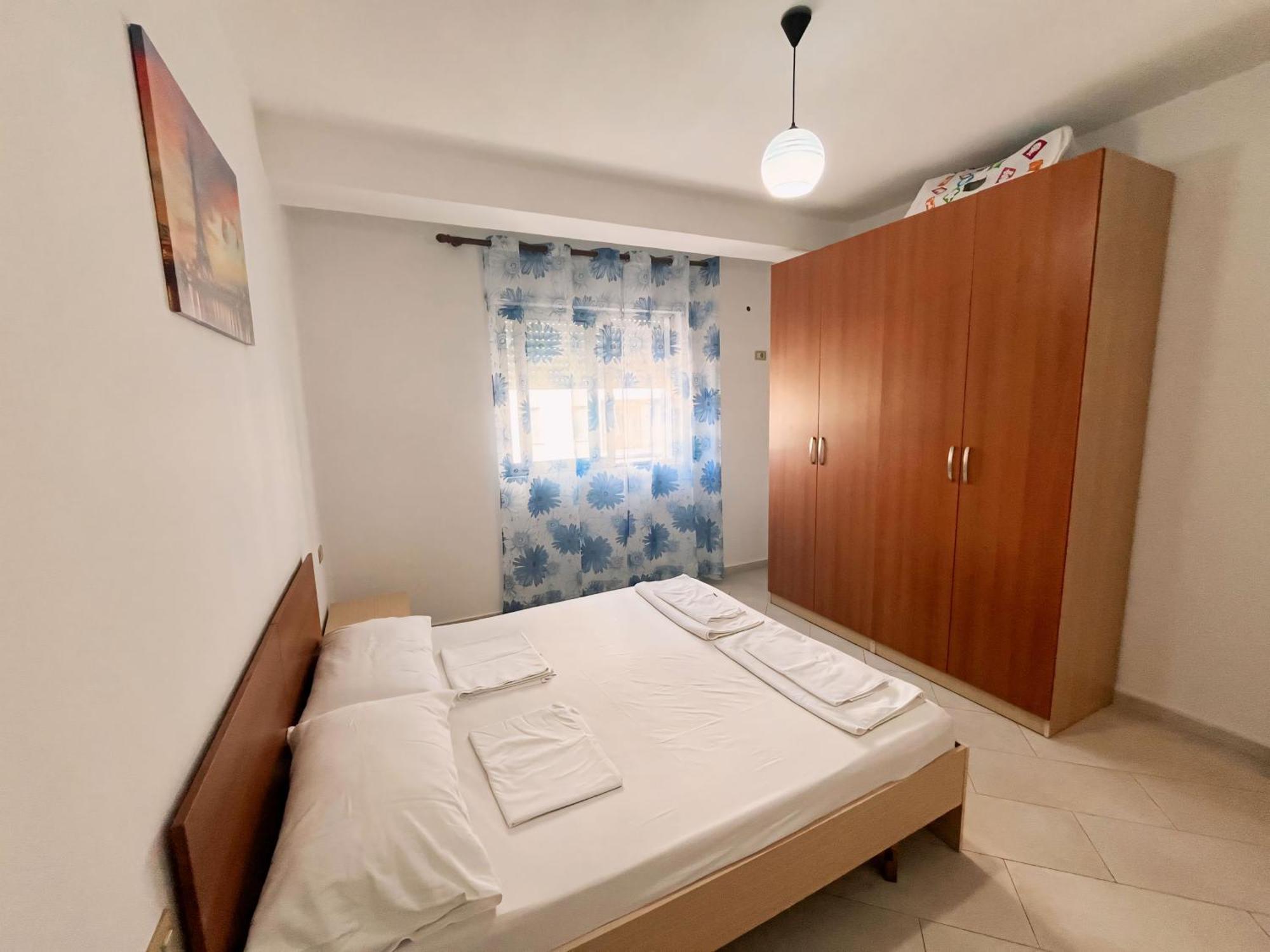 Gerald'S Central Apartments Avlonya Dış mekan fotoğraf