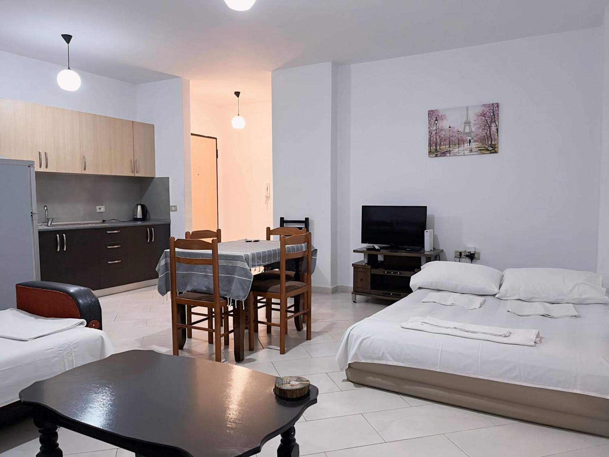 Gerald'S Central Apartments Avlonya Dış mekan fotoğraf